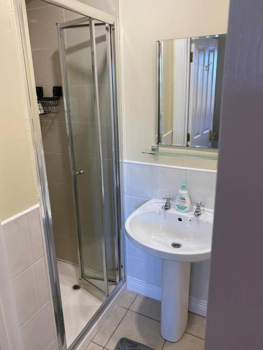 2 Bed Cosy Apartment In Heart Of Mullingar. Exteriör bild